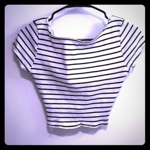 FOREVER 21 Open Back Black & White Crop Top Size M
